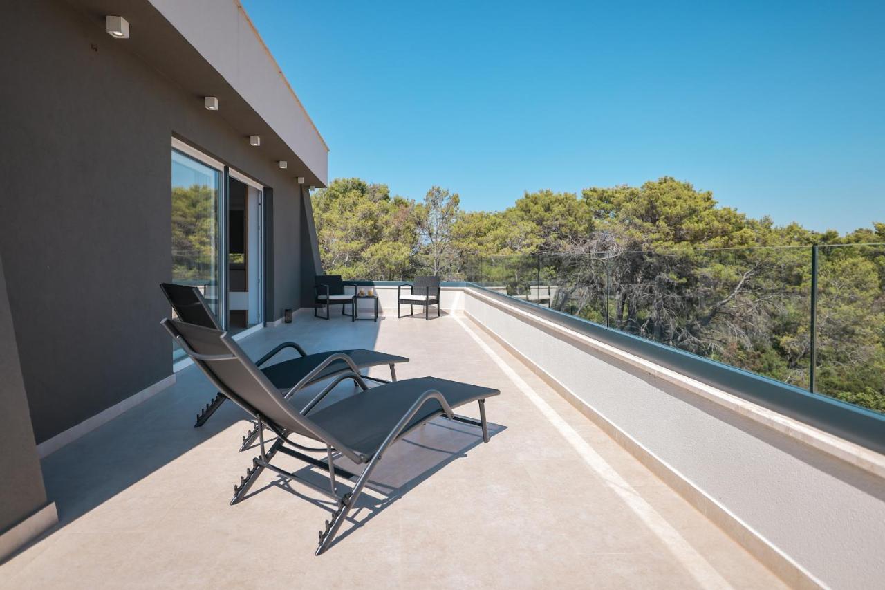 Rhapsody In Green - Luxury Villa In Zadar Crno ภายนอก รูปภาพ