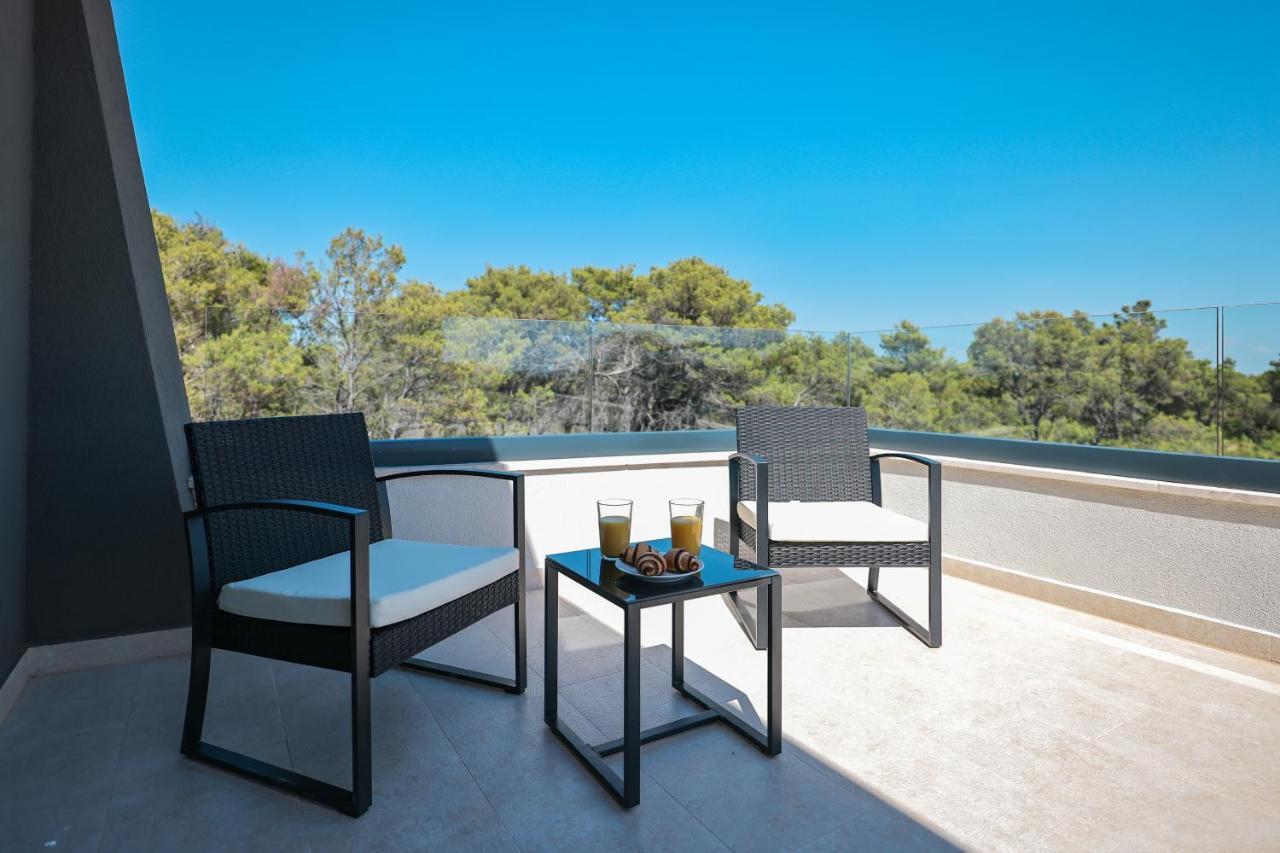 Rhapsody In Green - Luxury Villa In Zadar Crno ภายนอก รูปภาพ
